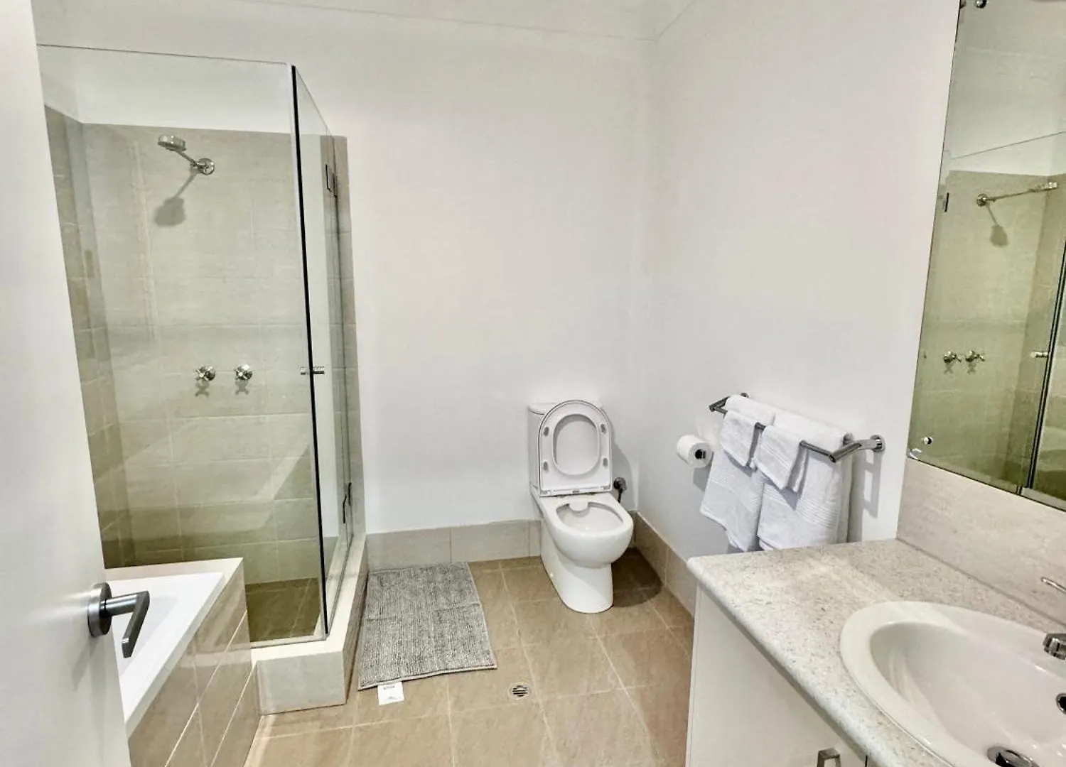 43 Drew Road Ardross Wa 6153 Bed & Breakfast Perth 0*,  Australia